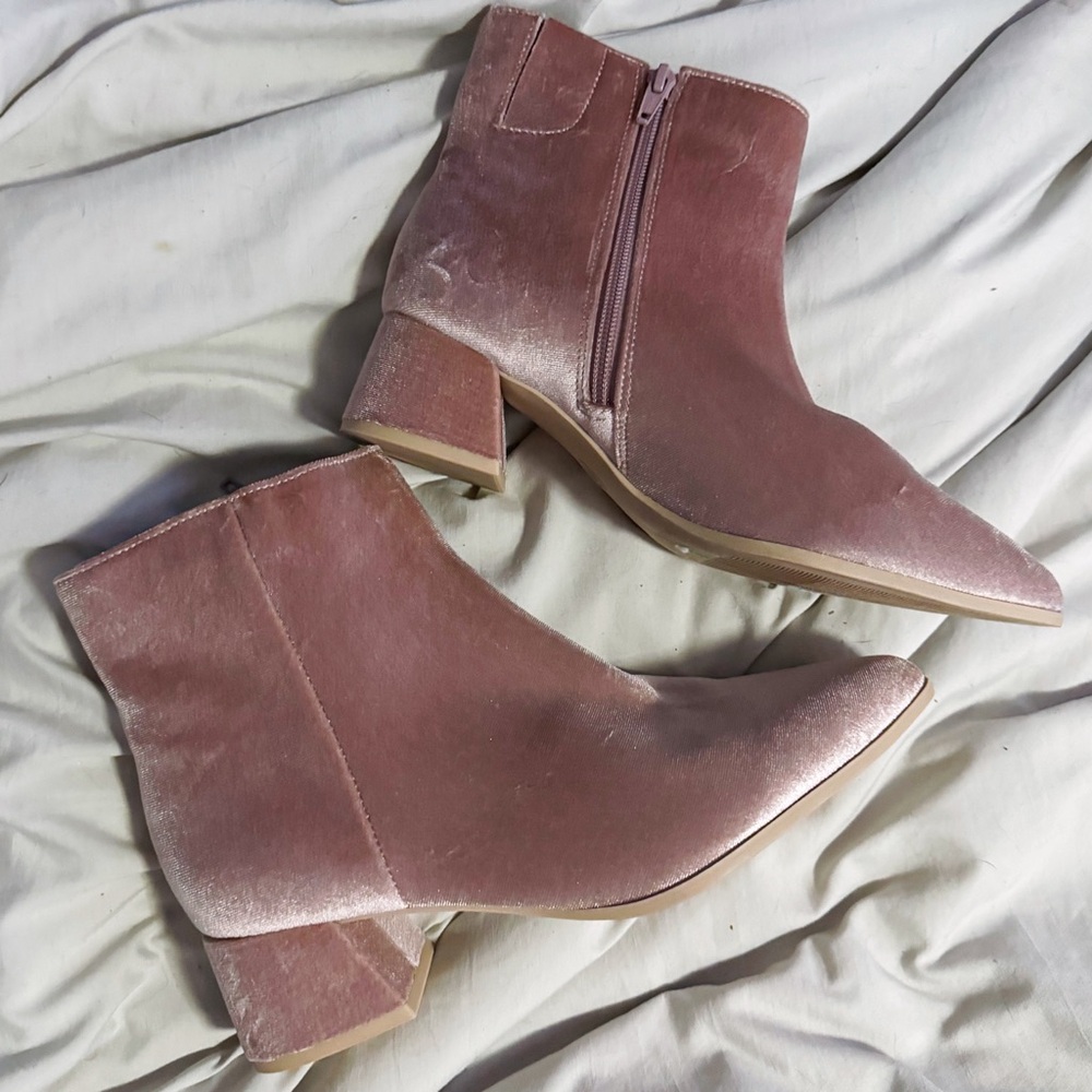 A New Day Rose Pink Velvet Booties Size 7